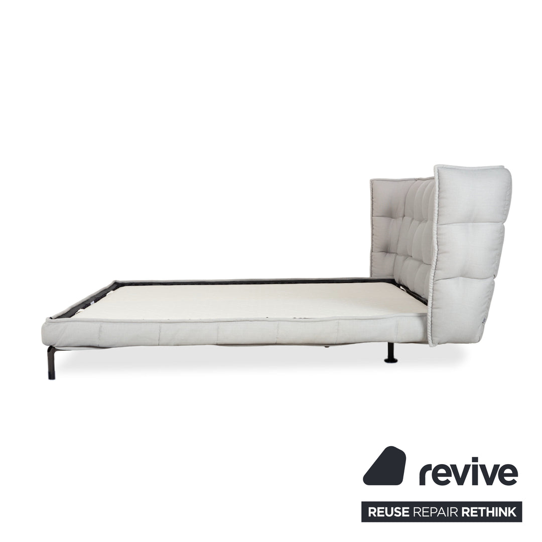 B&B Italia Husk Boxspring Bett Grau Beige Matratzen Schramm Divina 80 und Tagesdecke