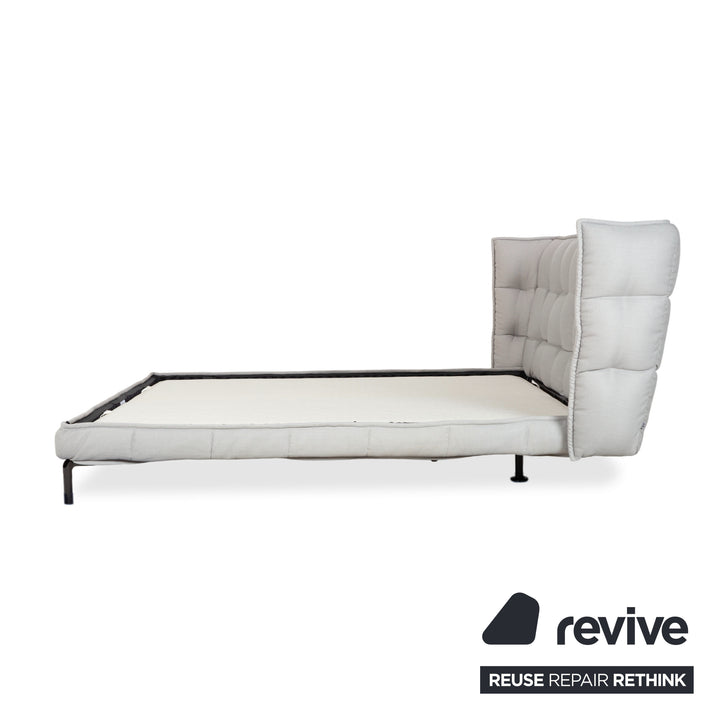 B&B Italia Husk Boxspring Bett Grau Beige Matratzen Schramm Divina 80 und Tagesdecke
