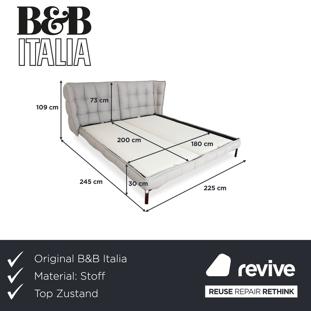 B&B Italia Husk Boxspring Bett Grau Beige Matratzen Schramm Divina 80 und Tagesdecke
