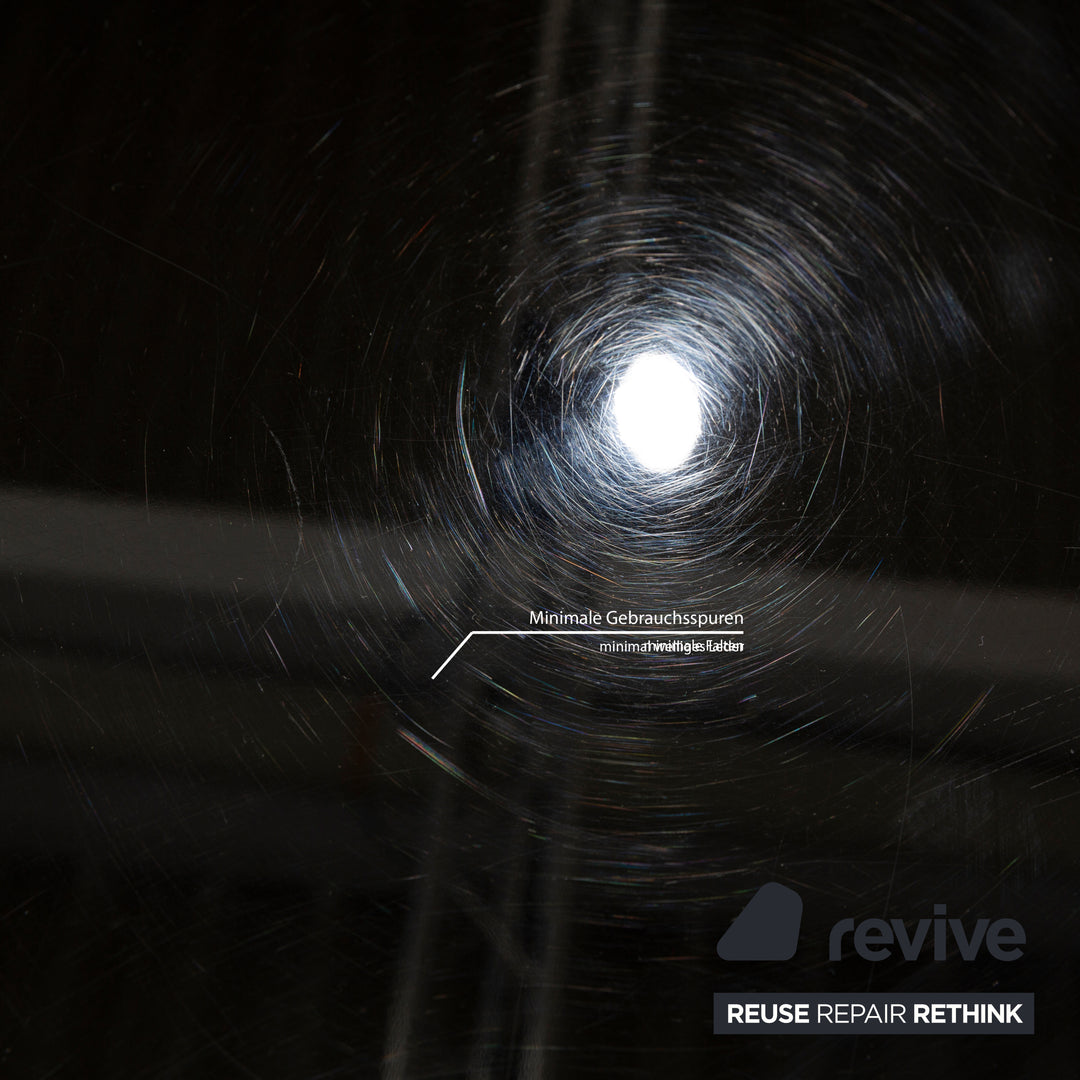 Buffet en bois Behr avec compartiments noirs