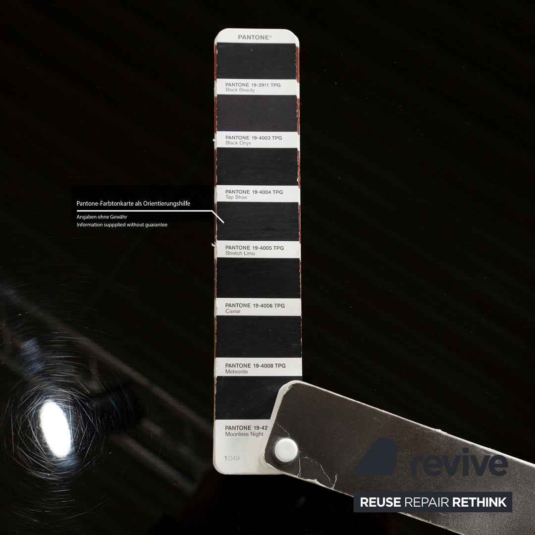 Buffet en bois Behr avec compartiments noirs