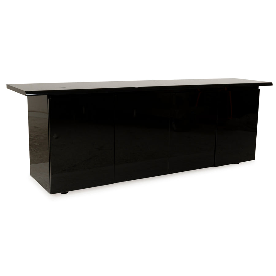 Buffet en bois Behr avec compartiments noirs