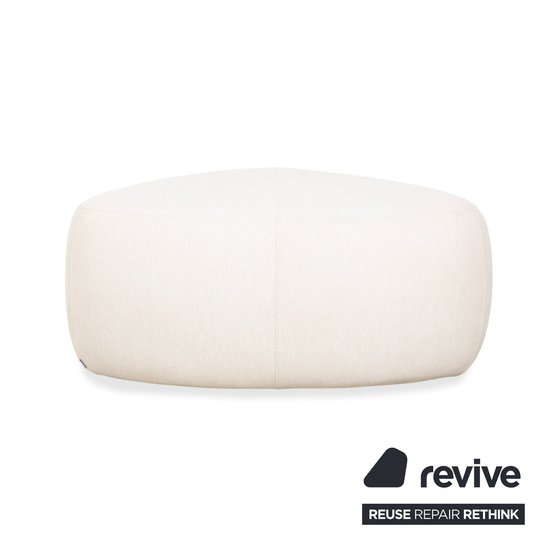 Fauteuil et repose-pieds en tissu BoConcept Bolzano, beige crème
