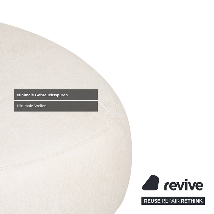 Fauteuil et repose-pieds en tissu BoConcept Bolzano, beige crème