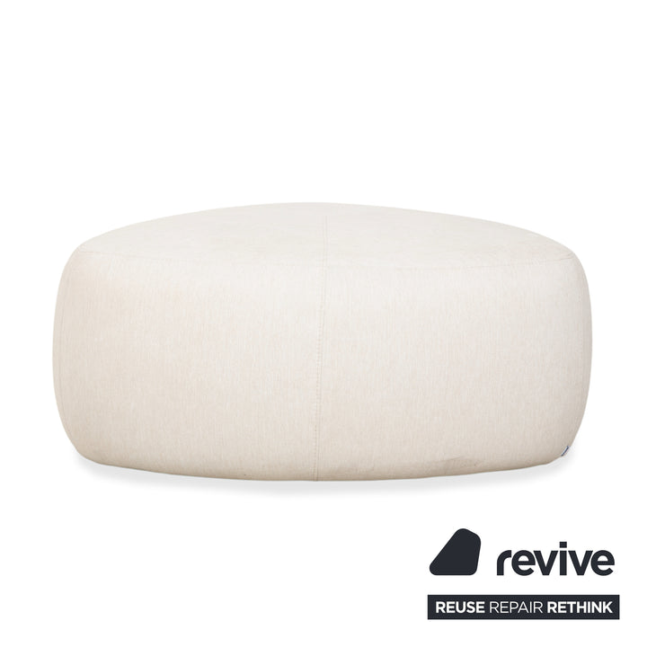Fauteuil et repose-pieds en tissu BoConcept Bolzano, beige crème