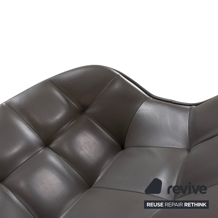 BoConcept Boston Leder Sessel inkl. Hocker Grau Braun Taupe Estoril Semi Anilin Leder 0959 manuelle Drehfunktion und Wippfunktion