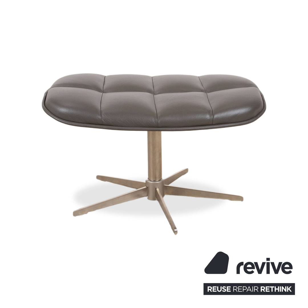 BoConcept Boston Leder Sessel inkl. Hocker Grau Braun Taupe Estoril Semi Anilin Leder 0959 manuelle Drehfunktion und Wippfunktion