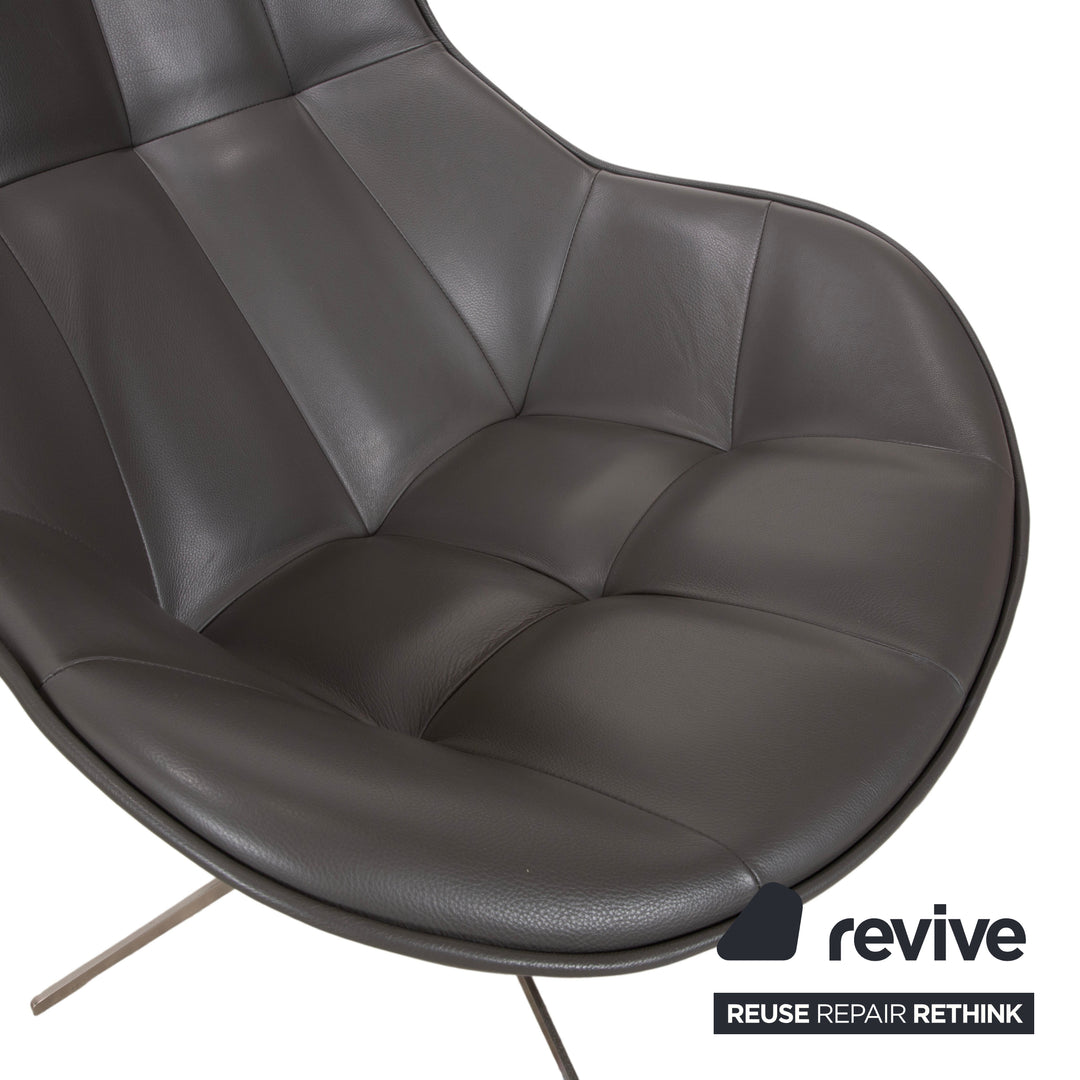 BoConcept Boston Leder Sessel inkl. Hocker Grau Braun Taupe Estoril Semi Anilin Leder 0959 manuelle Drehfunktion und Wippfunktion