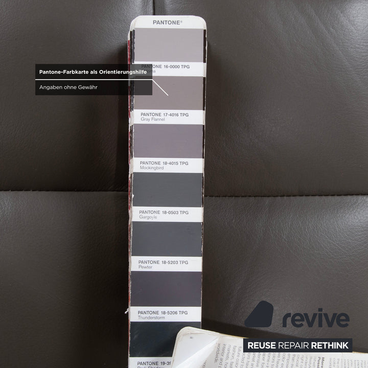 BoConcept Boston Leder Sessel inkl. Hocker Grau Braun Taupe Estoril Semi Anilin Leder 0959 manuelle Drehfunktion und Wippfunktion