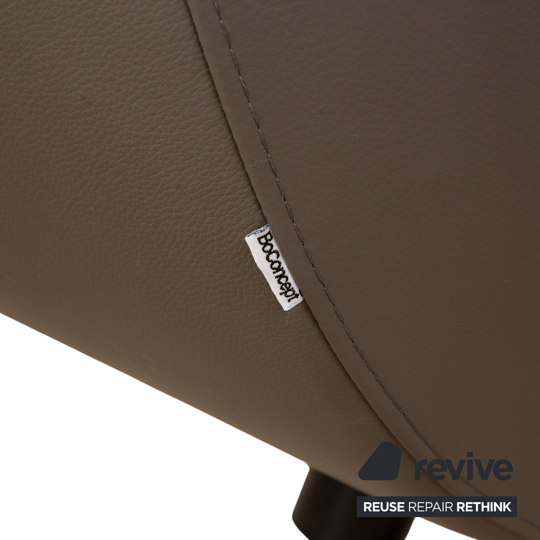 BoConcept Boston Leder Sessel inkl. Hocker Grau Braun Estoril Semi Anilin Leder 0959 manuelle Drehfunktion und Wippfunktion