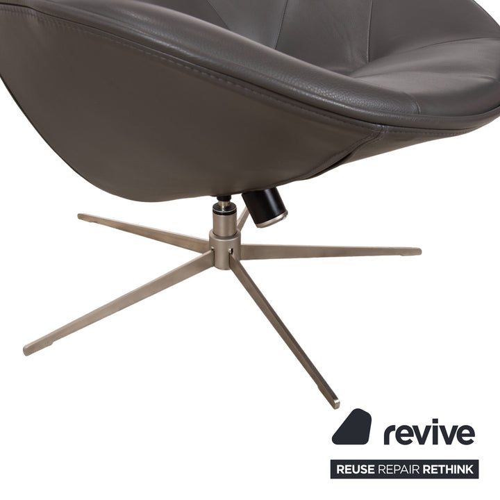 BoConcept Boston Leder Sessel inkl. Hocker Grau Braun Taupe Estoril Semi Anilin Leder 0959 manuelle Drehfunktion und Wippfunktion