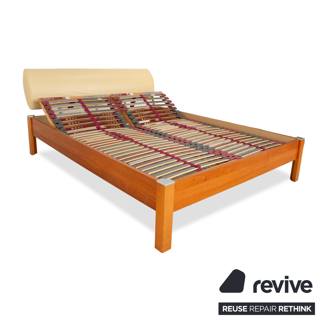 Lit en cuir et bois BoConcept marron beige