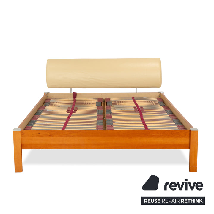 Lit en cuir et bois BoConcept marron beige