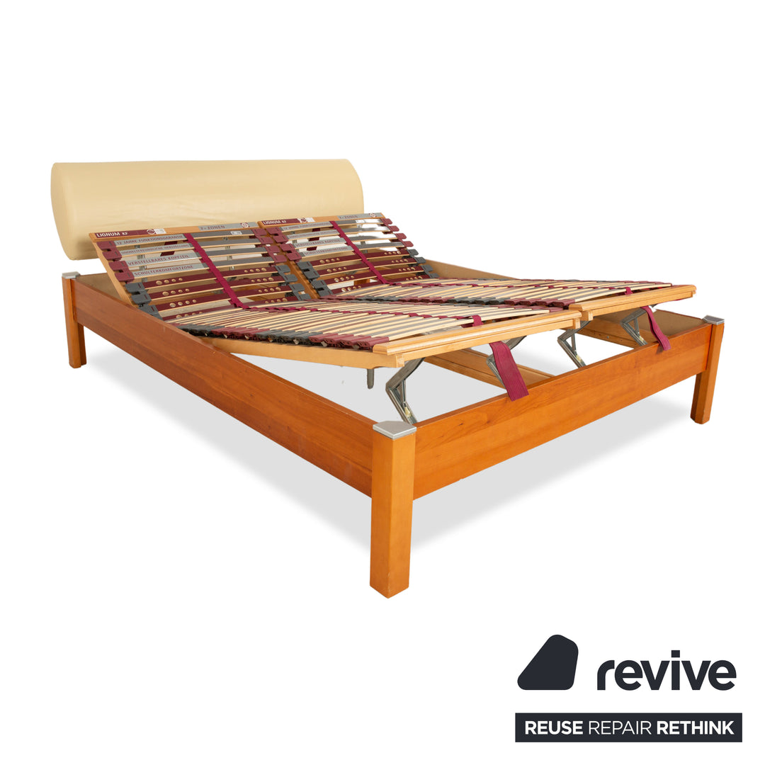 Lit en cuir et bois BoConcept marron beige