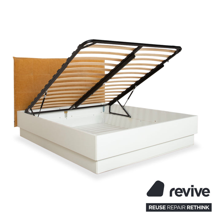 BoConcept Lugano Stoff Bett Gelb Weiß Curry Schlafzimmer manuelle Funktion Bettkasten