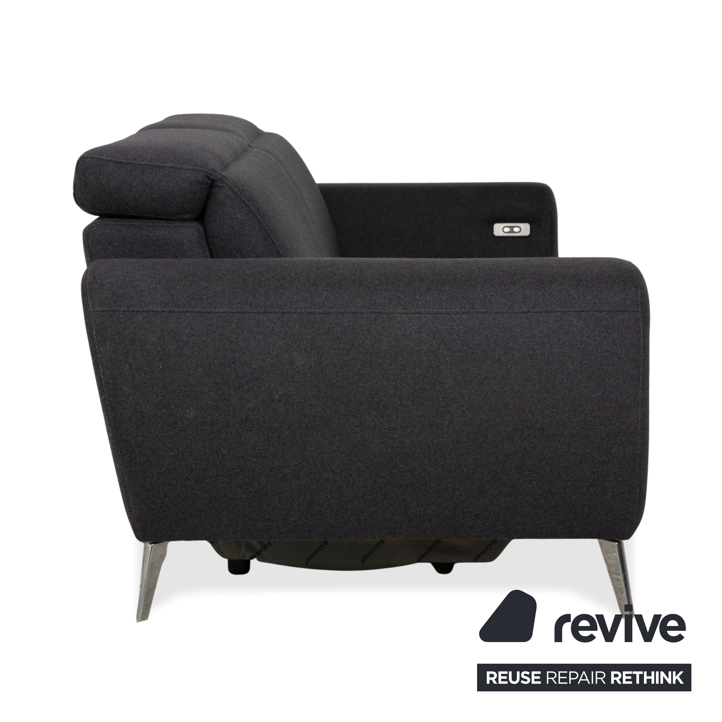 Canapé deux places BoConcept Pravo en tissu gris foncé avec fonction électrique