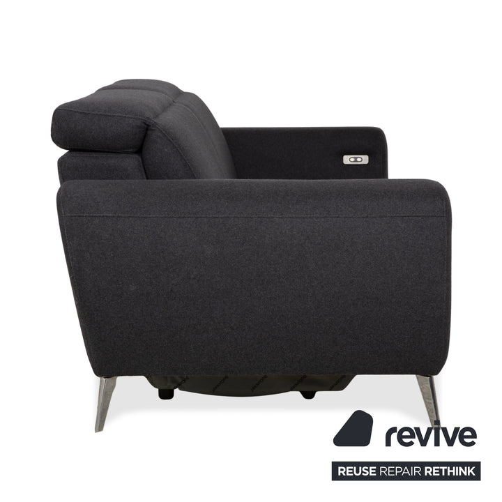 Canapé deux places BoConcept Pravo en tissu gris foncé avec fonction électrique