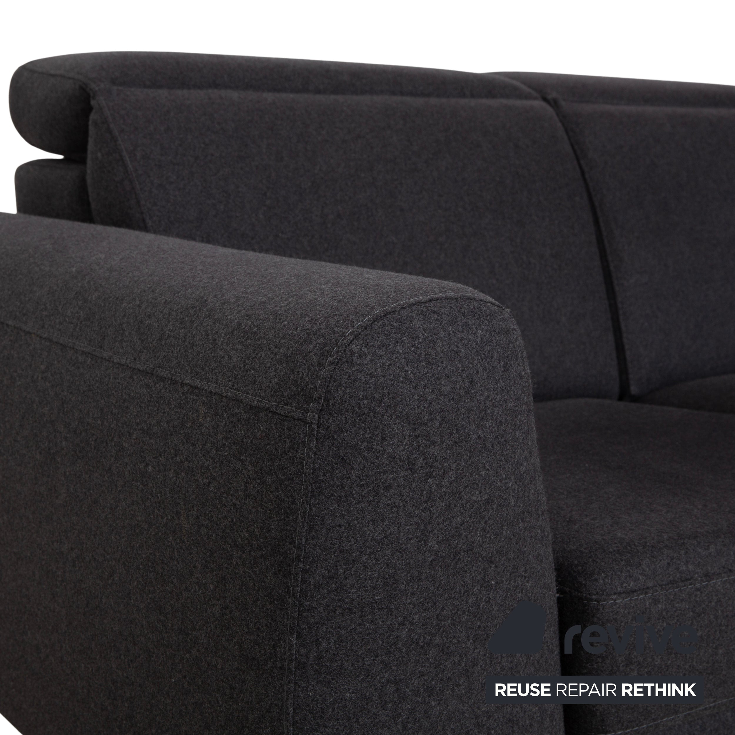Canapé deux places BoConcept Pravo en tissu gris foncé avec fonction électrique