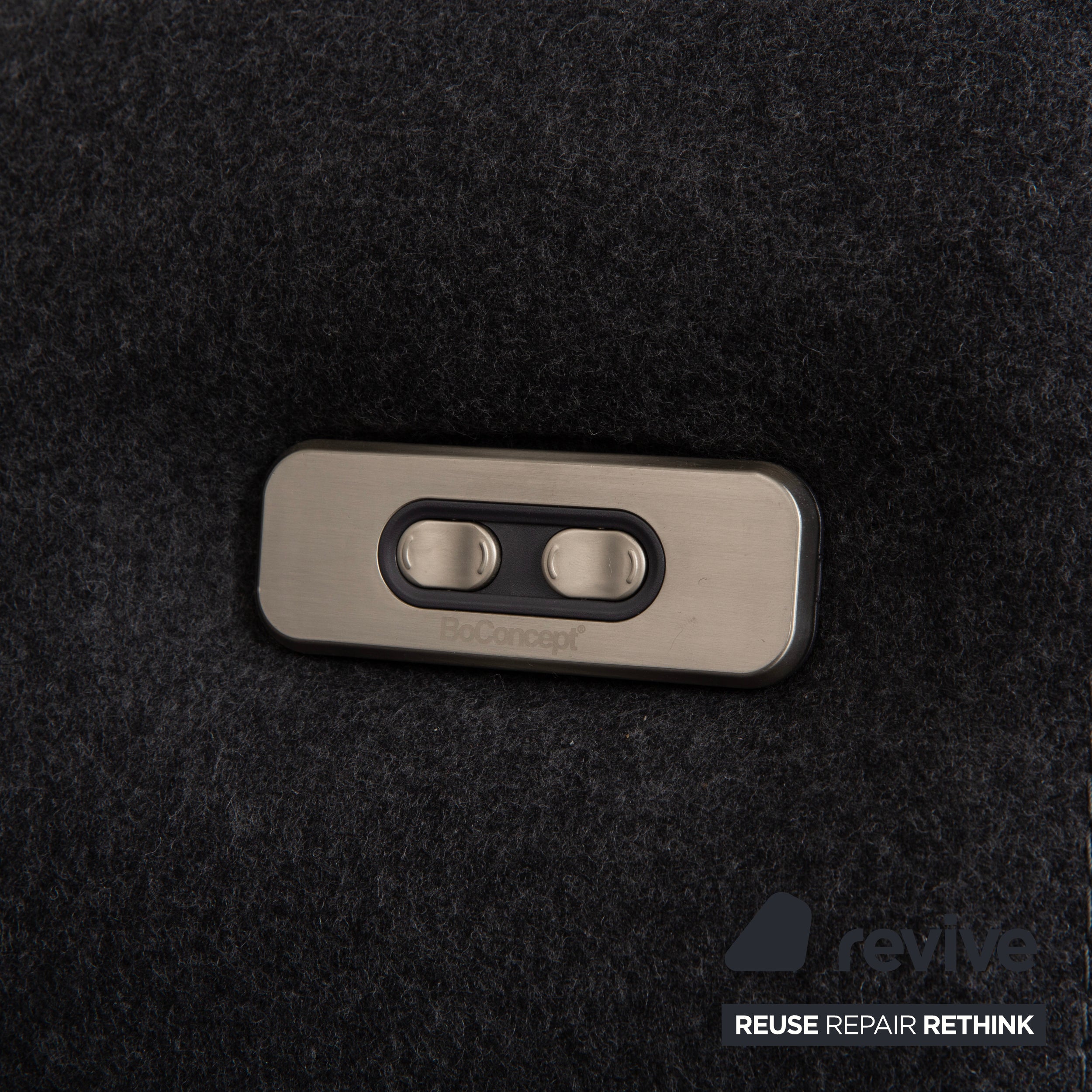BoConcept Pravo Stoff Zweisitzer Dunkelgrau Sofa Couch elektrische Funktion