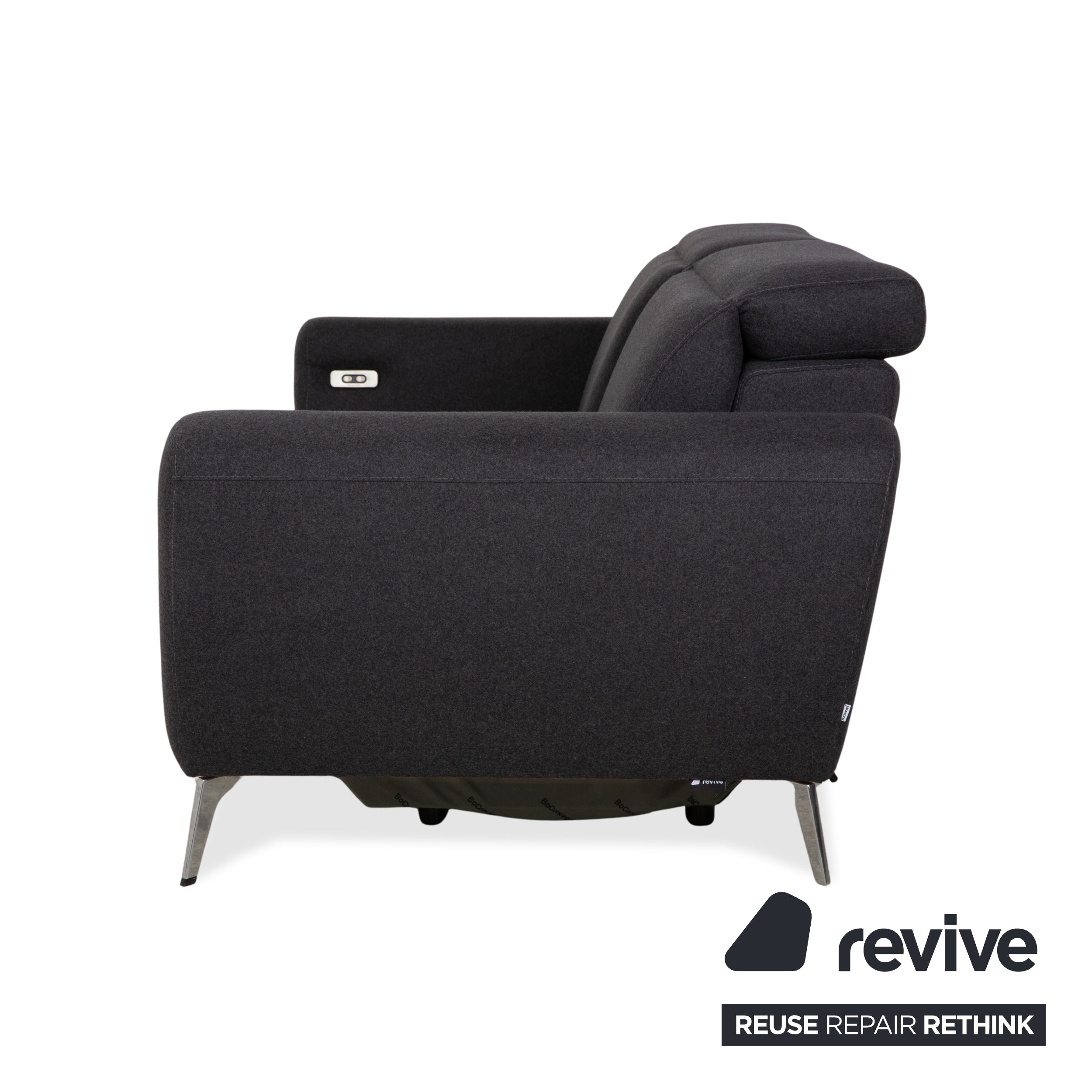 Canapé deux places BoConcept Pravo en tissu gris foncé avec fonction électrique