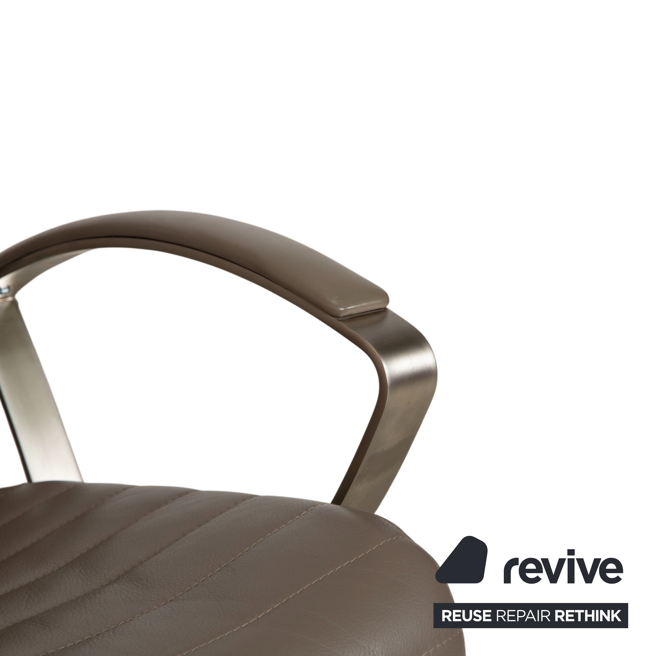 BoConcept Wing Armchair Leather Olive Green Beige Grey Taupe manual function