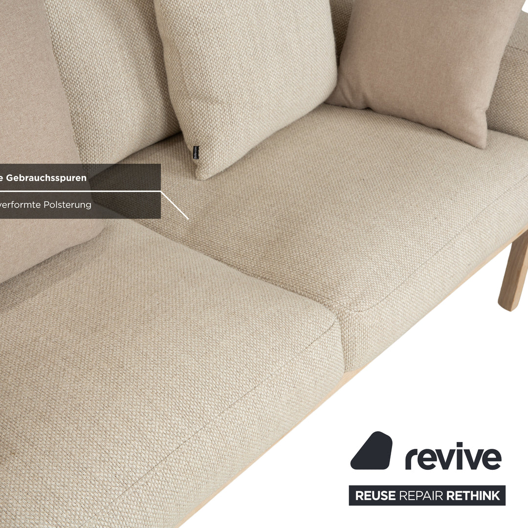 Bolia Elton Stoff Zweisitzer mit Hocker Beige Creme Grau Sofa Couch Holz