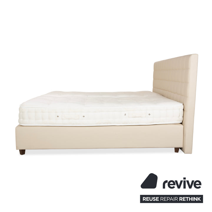 Lit Boxspringliebe Stockholm en similicuir beige crème