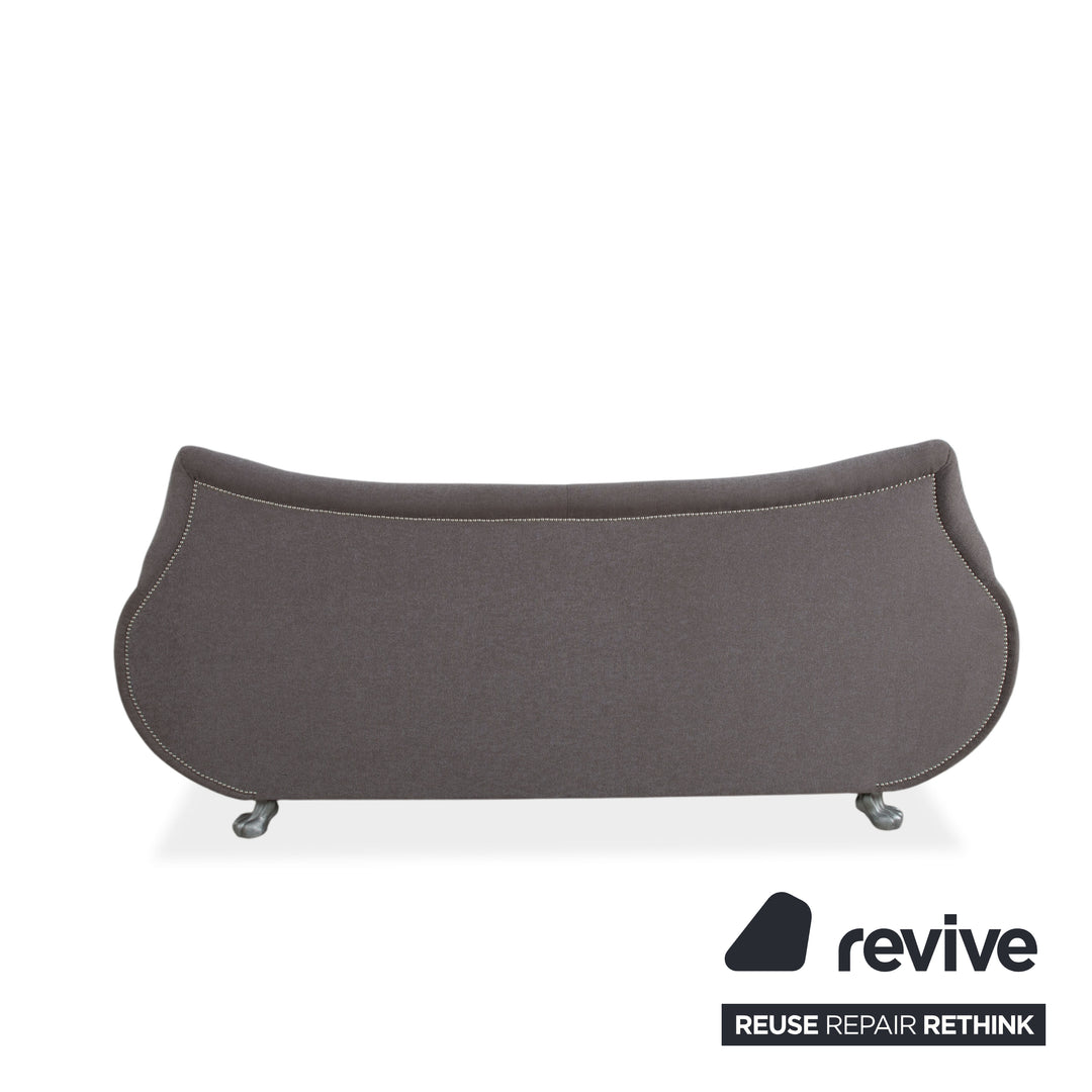 Canapé trois places Bretz Gaudi beige gris marron avec pieds en forme de patte de lion argentés