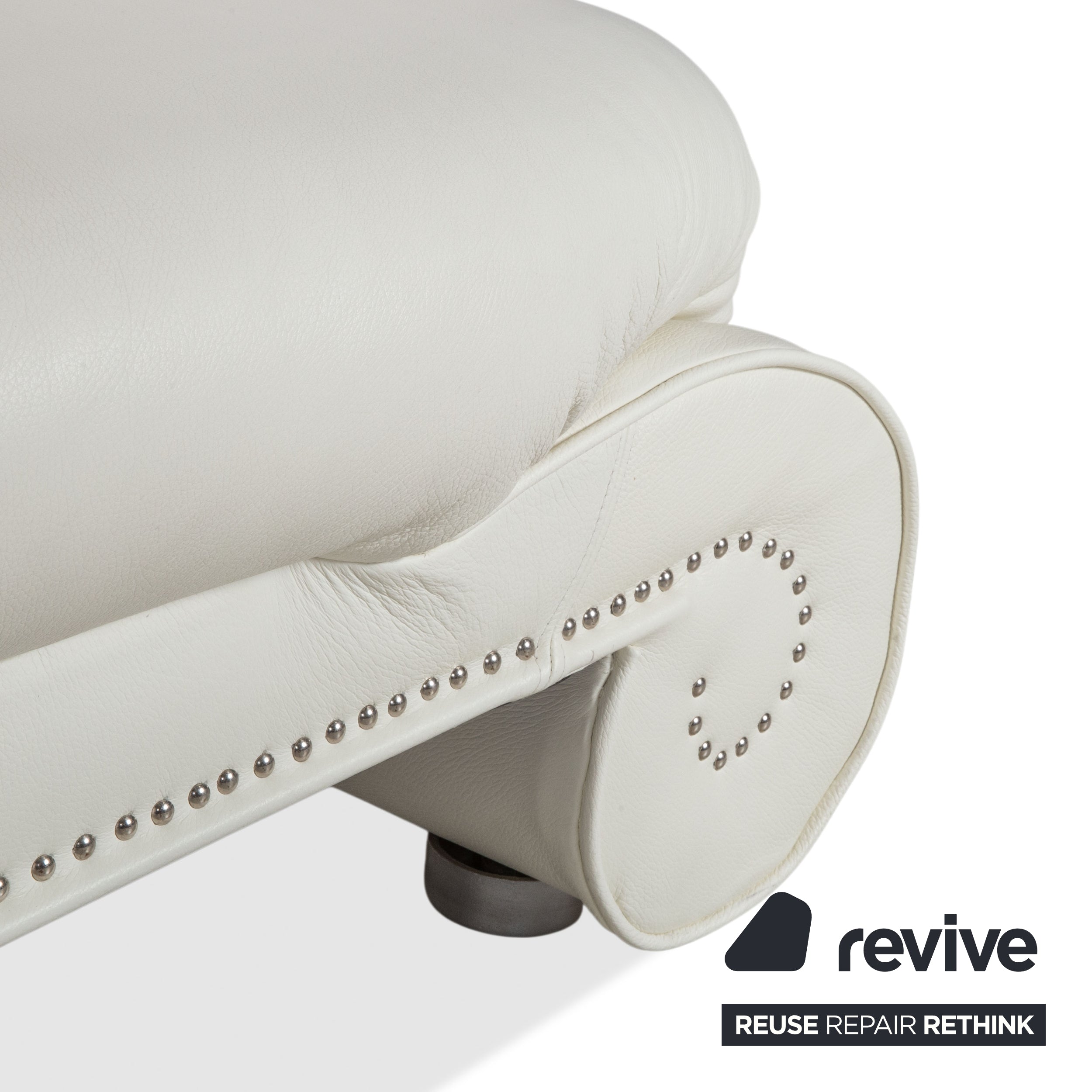 Bretz Gaudi Leder Garnitur Dreisitzer & Recamiere Sofa Couch Weiß Creme Beige Silber Löwentatzen Füße Nieten