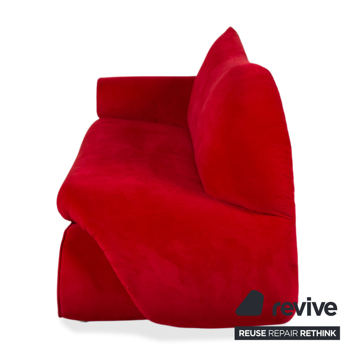 Canapé trois places en tissu velours Bretz Gaudi rouge