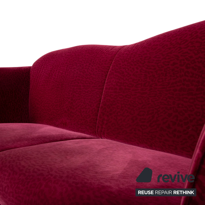 Bretz LouLou Stoff Dreisitzer Rot Rubin Sofa Couch