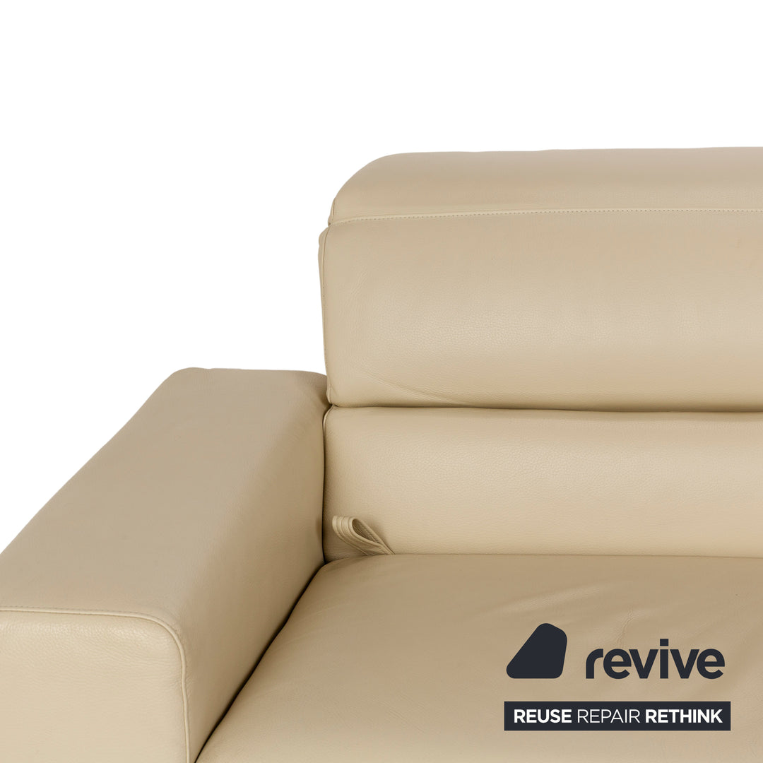 Canapé trois places en cuir Brühl Alba beige crème à fonction manuelle