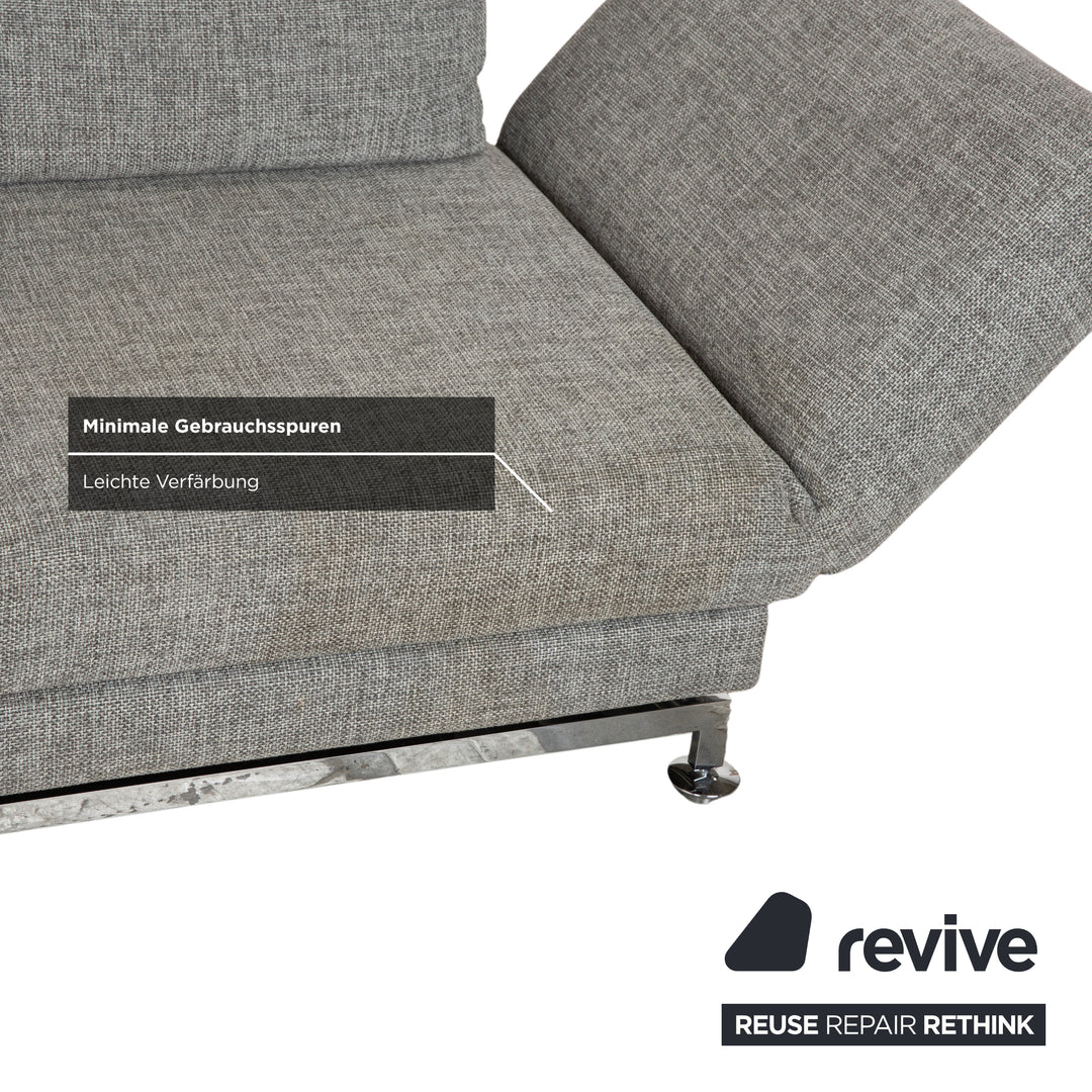 Canapé deux places en tissu gris Brühl Moule, avec fonction couchage.