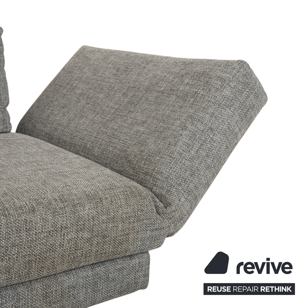 Canapé deux places en tissu gris Brühl Moule, avec fonction couchage.