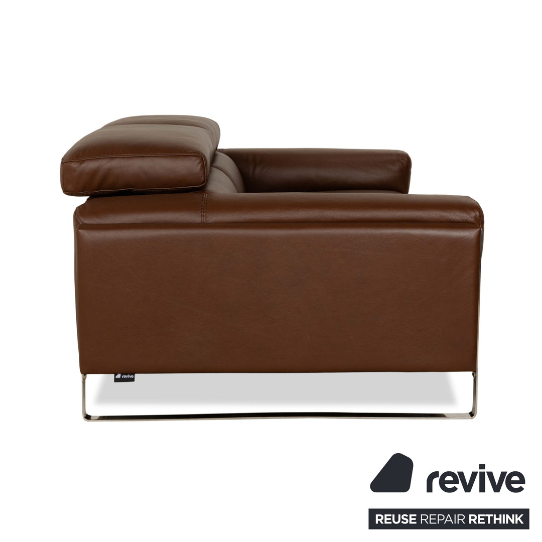 Canapé trois places en cuir marron Calia Romeo à commande manuelle
