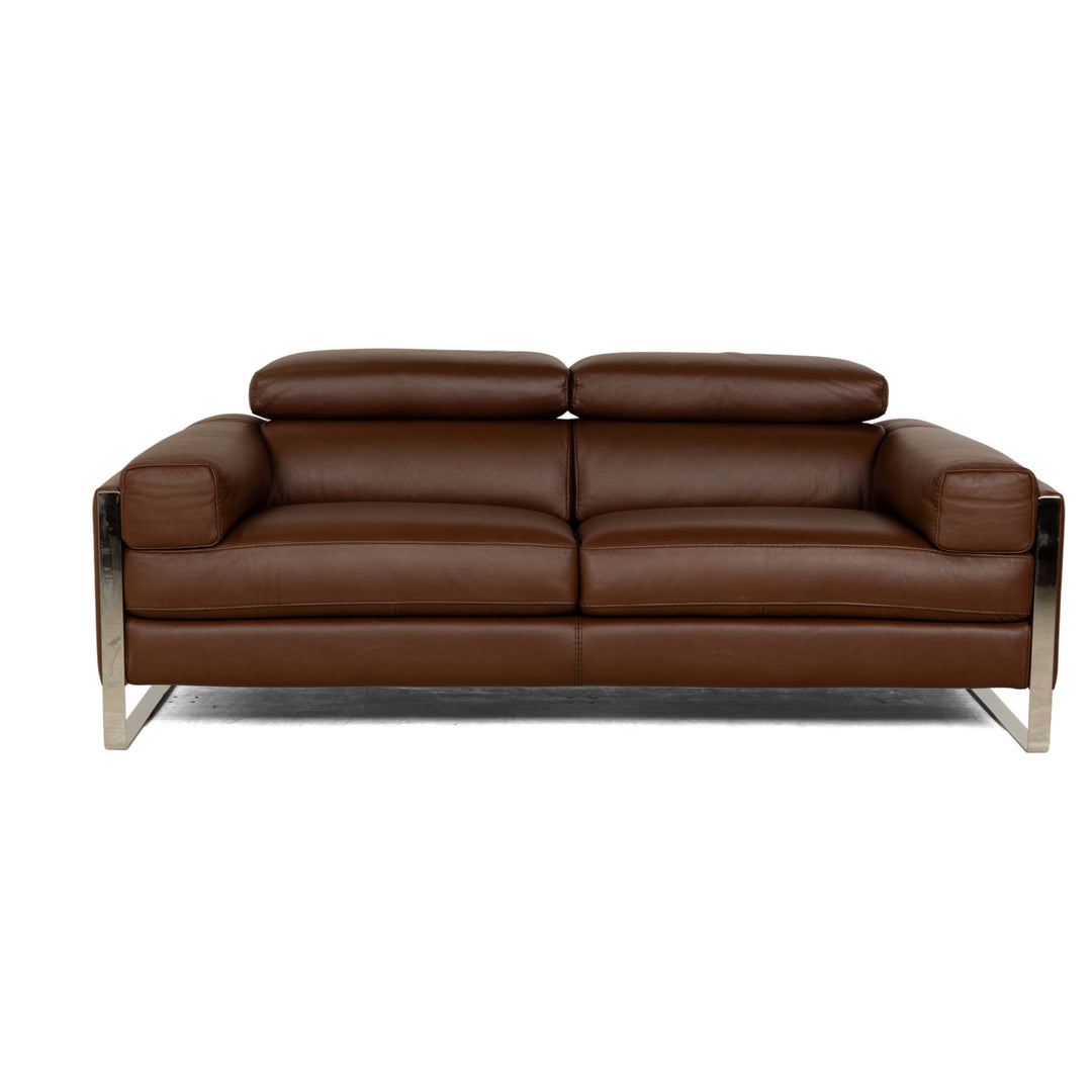 Canapé trois places en cuir marron Calia Romeo à commande manuelle