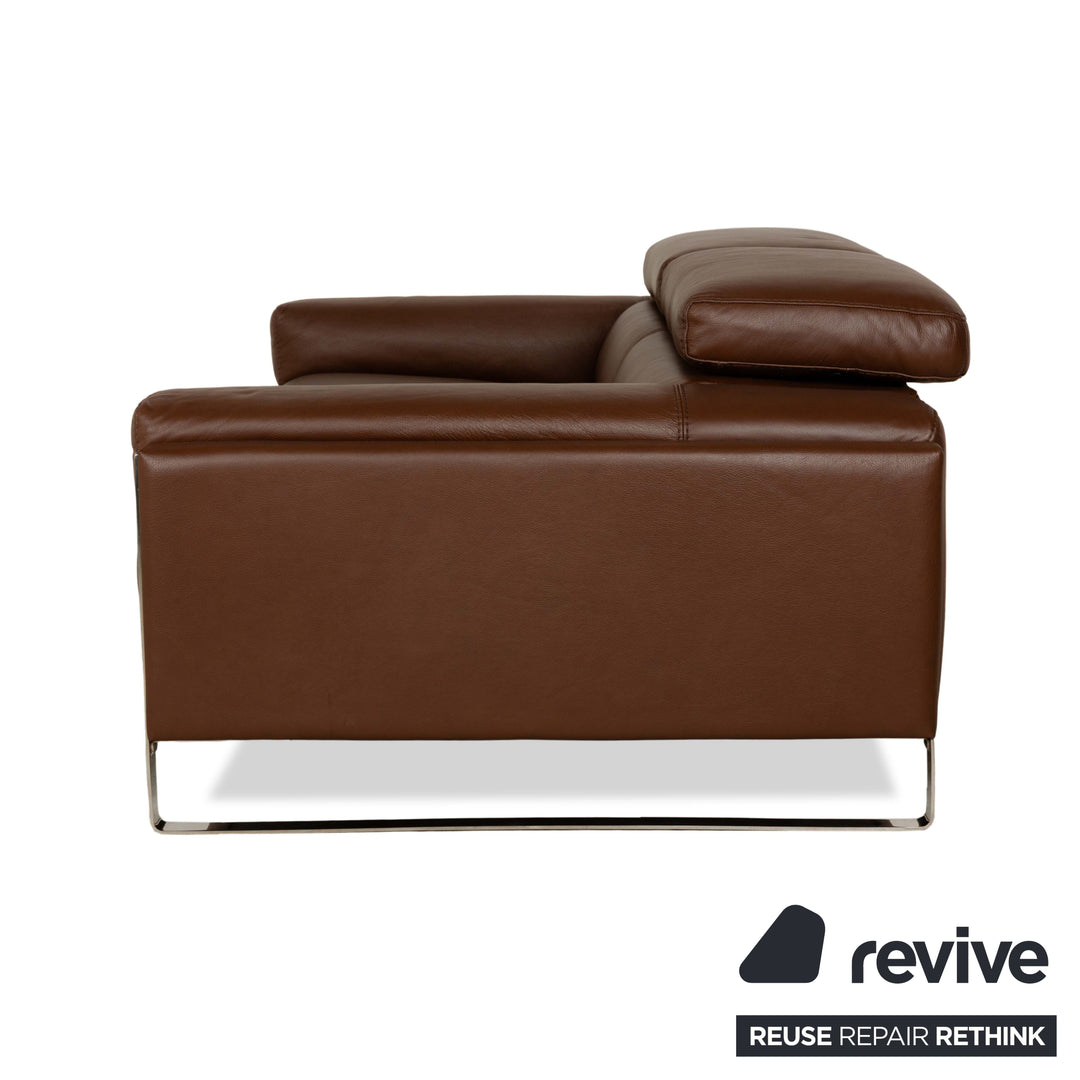 Canapé trois places en cuir marron Calia Romeo à commande manuelle