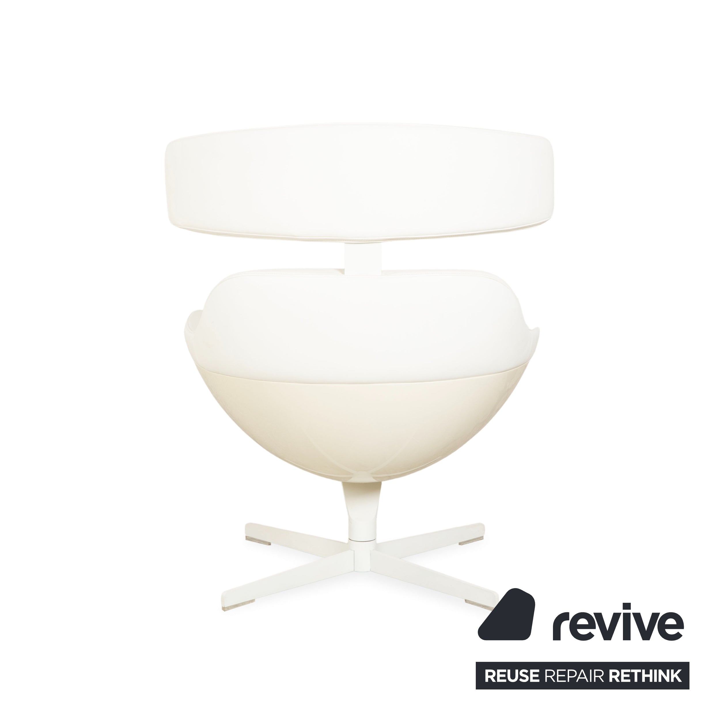 Fauteuil en cuir Cassina Auckland, couleur crème, à commande manuelle, avec repose-pieds.