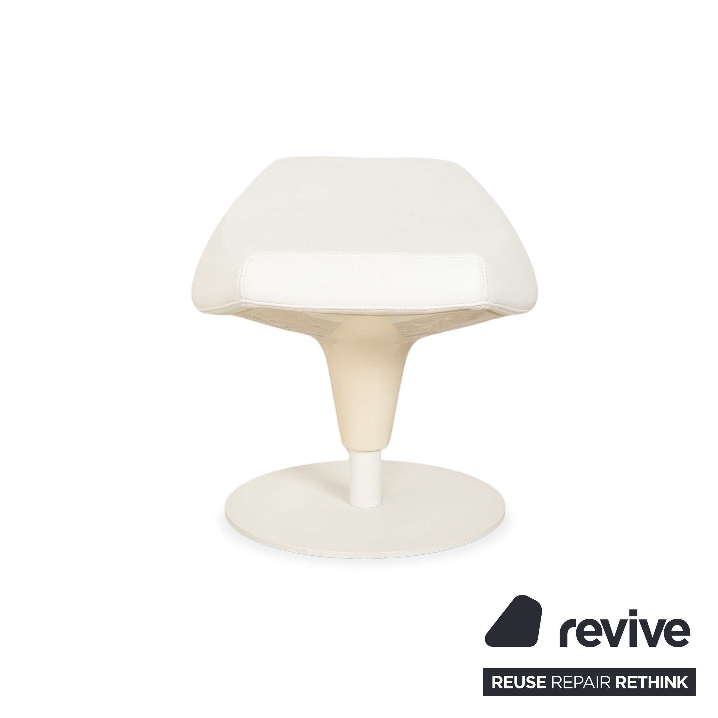 Fauteuil en cuir Cassina Auckland, couleur crème, à commande manuelle, avec repose-pieds.