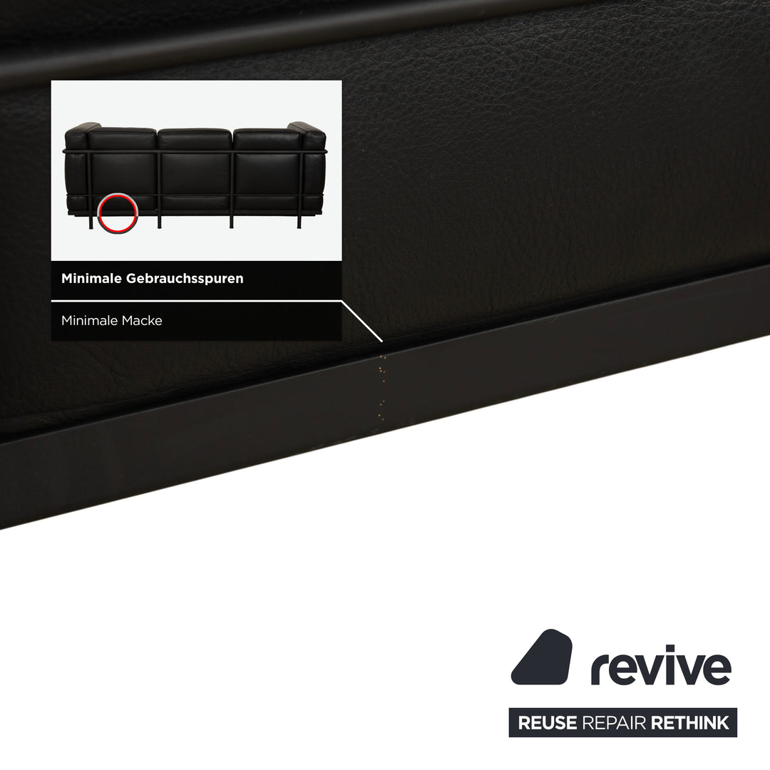 Canapé trois places en cuir noir Cassina LC 2 avec fauteuil