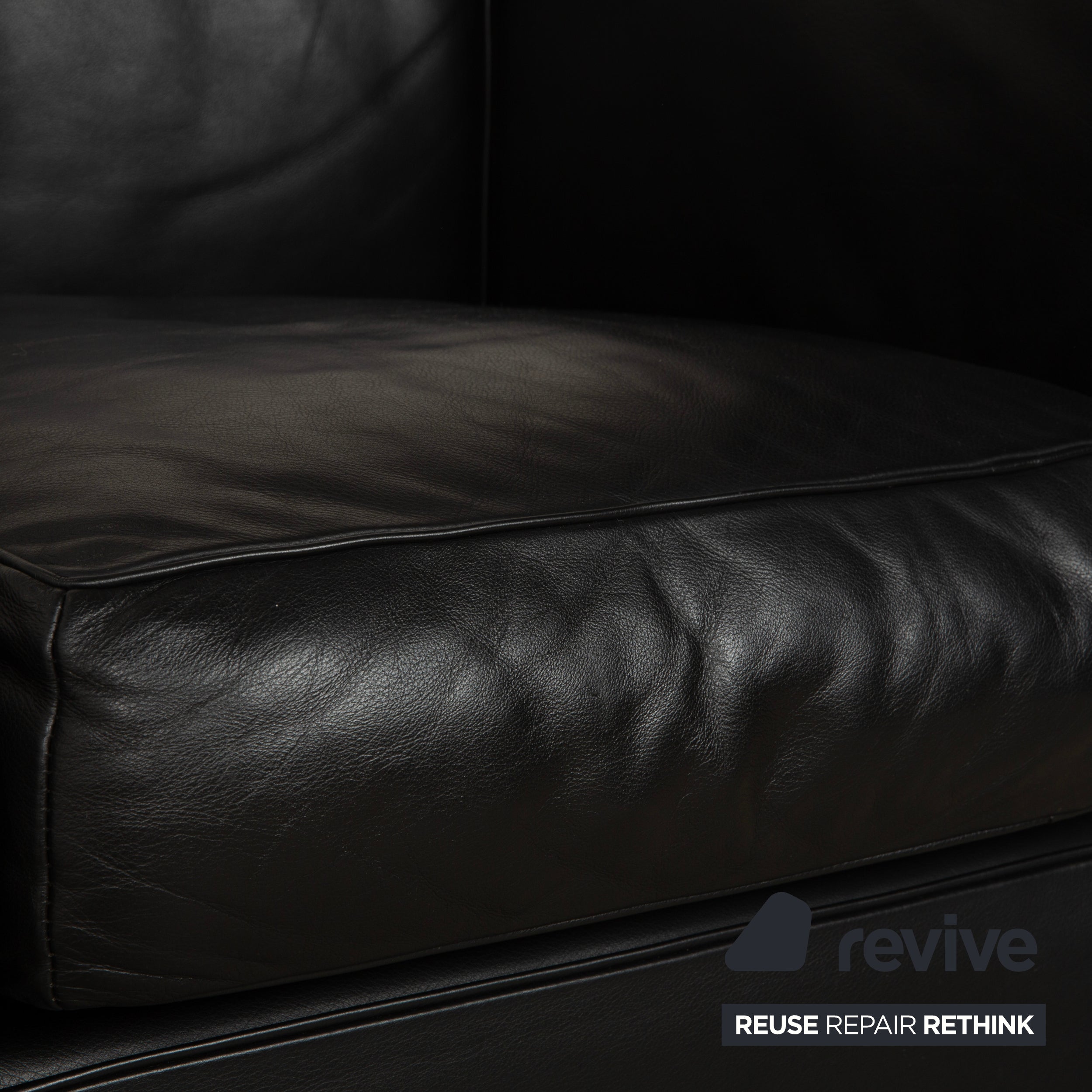 Cassina LC 2 Leather Sofa Black Two-Seater Le Corbusier Chrome