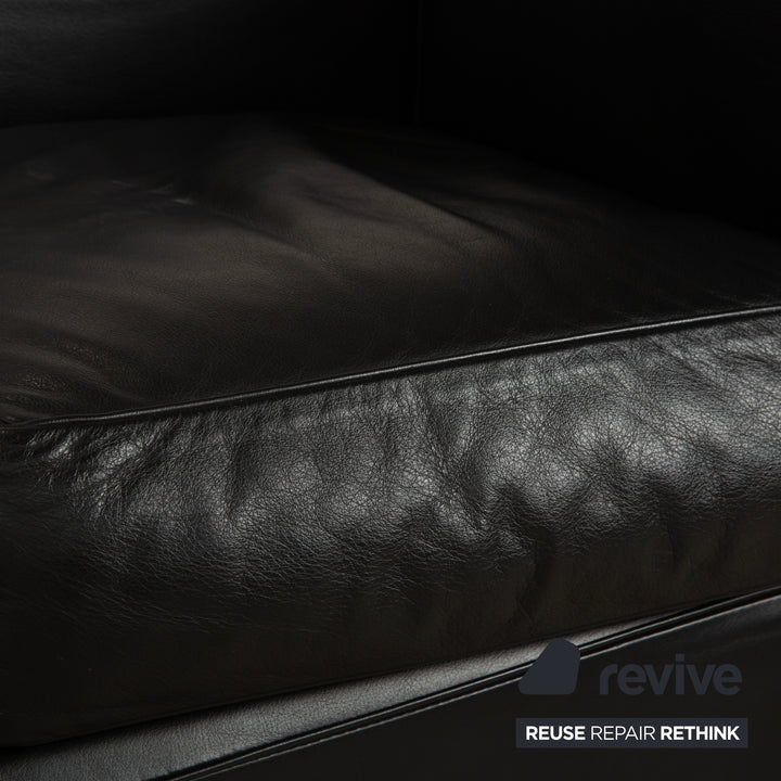 Canapé deux places en cuir noir Cassina LC 2, style Le Corbusier chromé