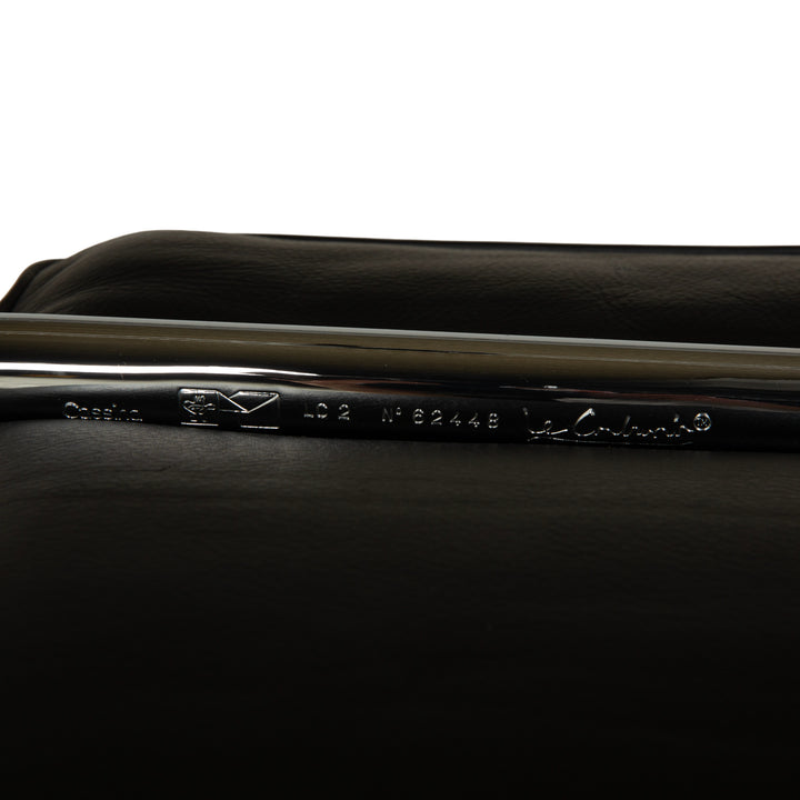 Canapé en cuir noir Cassina LC 2, fauteuil deux places Le Corbusier chromé