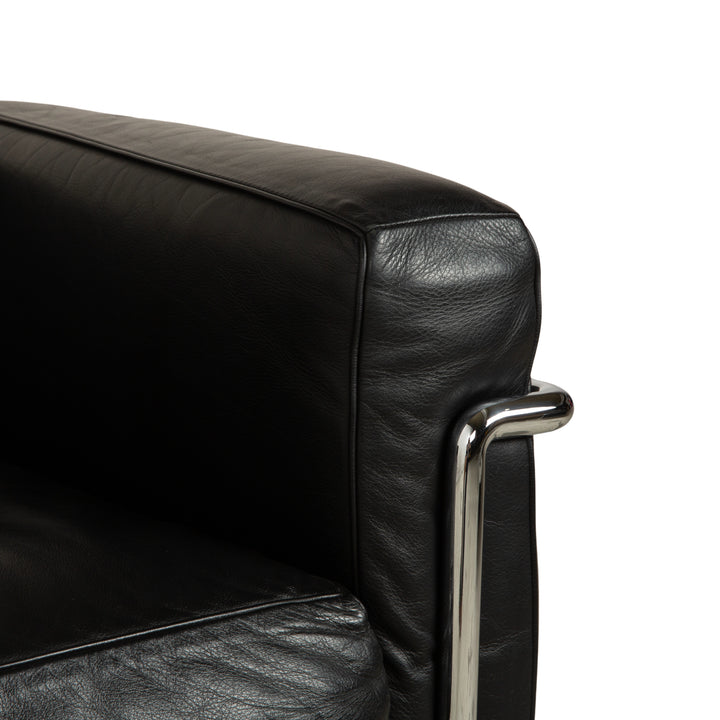 Canapé en cuir noir Cassina LC 2, fauteuil deux places Le Corbusier chromé