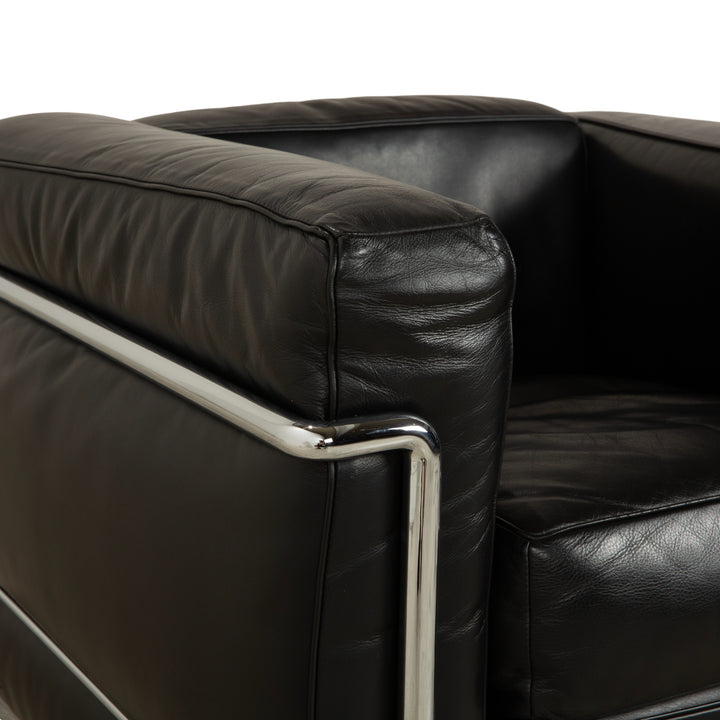 Canapé en cuir noir Cassina LC 2, fauteuil deux places Le Corbusier chromé