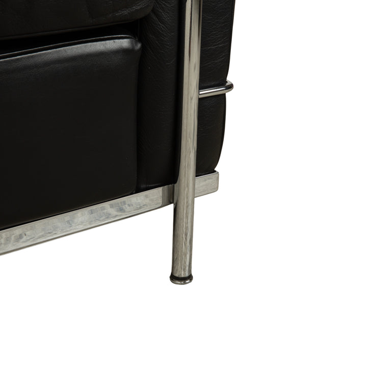Canapé en cuir noir Cassina LC 2, fauteuil deux places Le Corbusier chromé