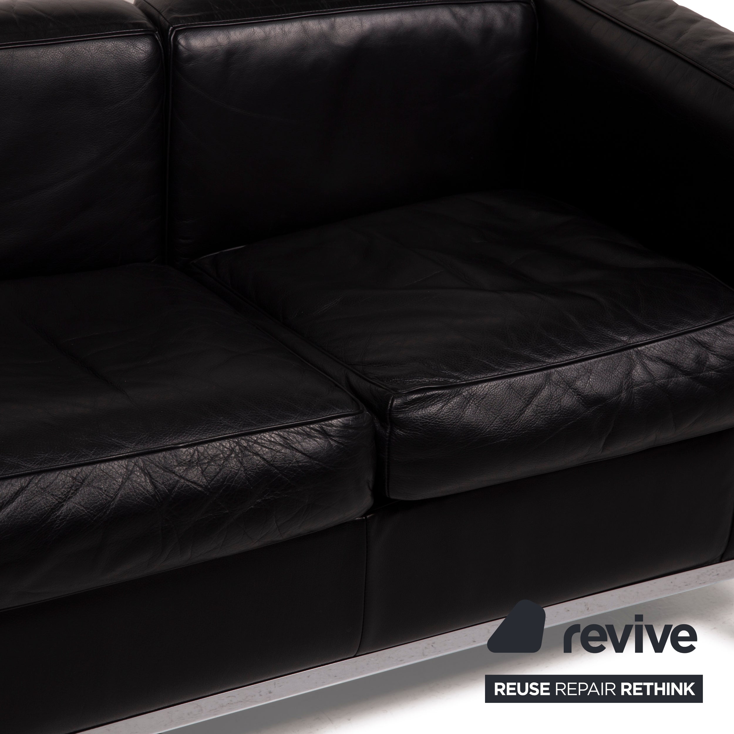 Canapé deux places en cuir noir Cassina LC 2, style Le Corbusier chromé