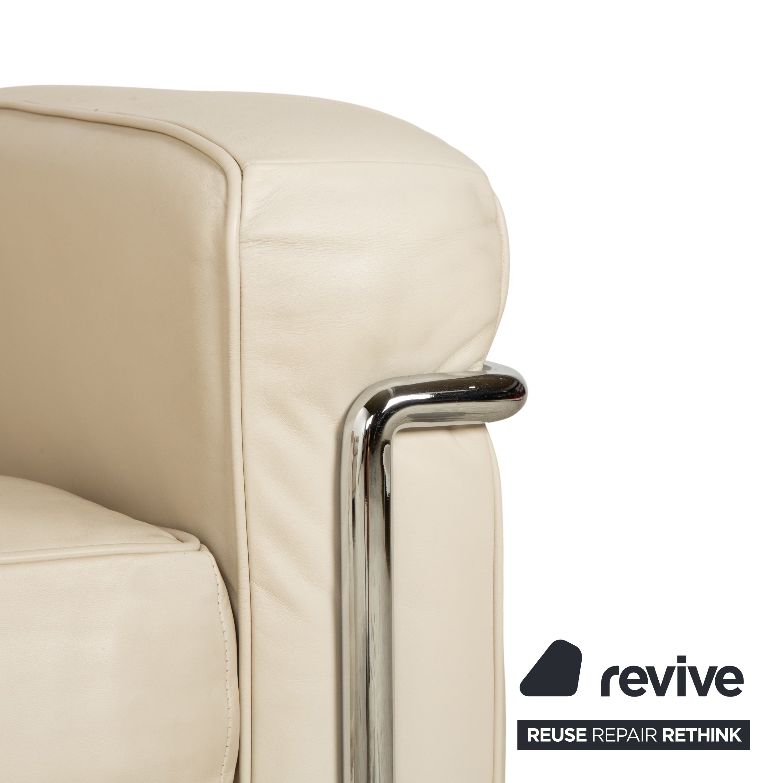 Canapé deux places et deux fauteuils en cuir Cassina Le Corbusier LC 2 Crème Blanc coquille d'œuf