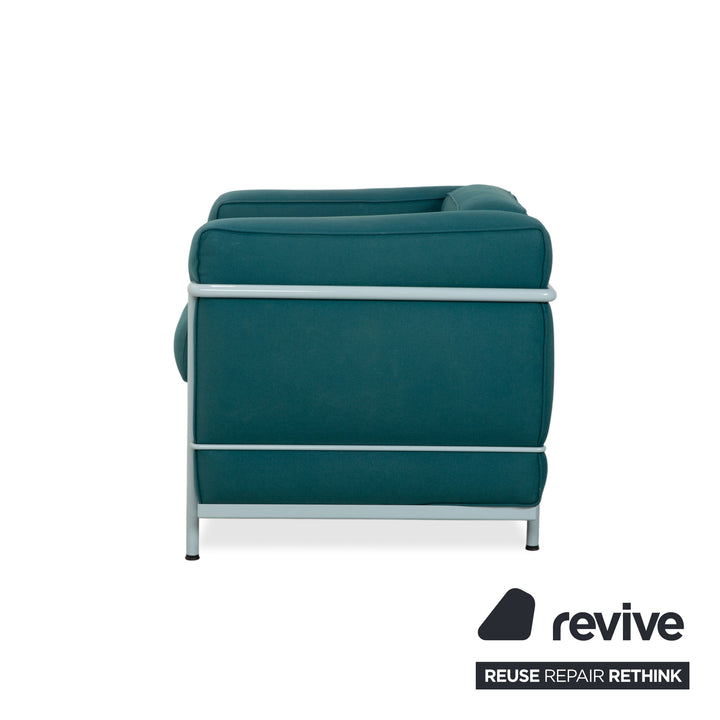 Fauteuil Cassina Le Corbusier LC 2 en tissu bleu pétrole Bauhaus
