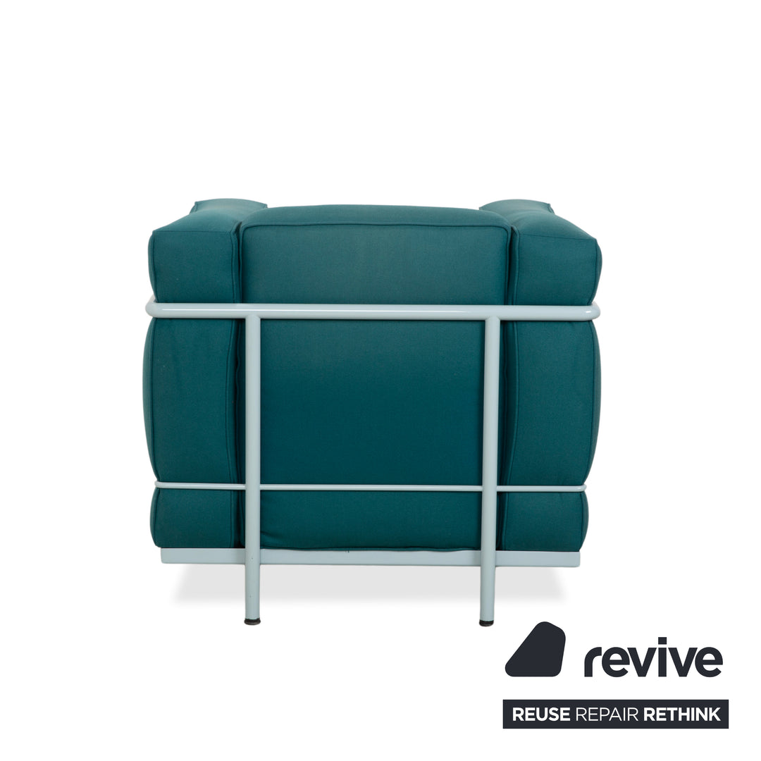 Fauteuil Cassina Le Corbusier LC 2 en tissu bleu pétrole Bauhaus